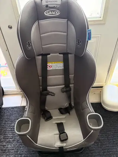 Graco Extend2Fit Convertable car seat, View more