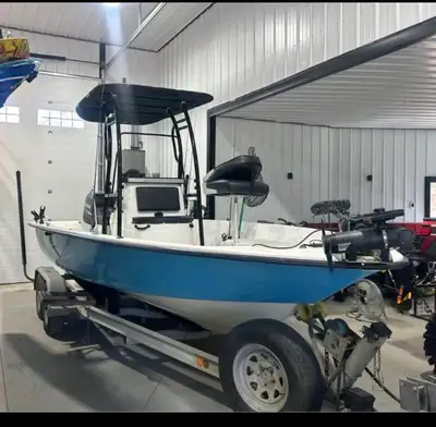 2005 sea champ fiberglass fishing boat 20 foot 150 Yamaha Live well Minn Kota ulterra trolling motor...