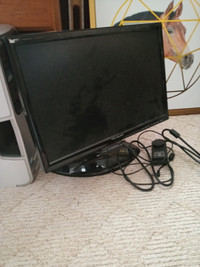 2 computer screens for sale 