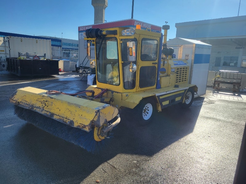2011 Superior Broom SM80J Heavy Equipment Oakville / Halton Region