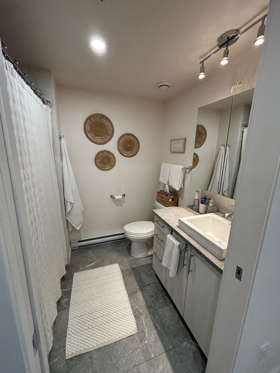 Appartement à louer - Grand 3 1\2 5