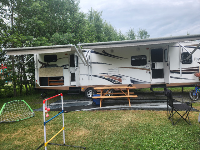 Roulotte familial a louer 35 pied! Ultra légerte! dans VR et caravanes  à Saguenay - Image 2