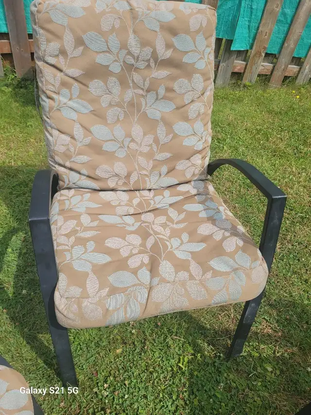 4 garden chairs63373373778177123