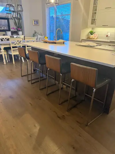 Four stools in good shape. Wear and tear on uppers as shown in pictures.