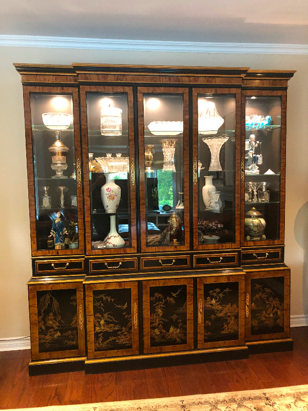 VINTAGE DREXEL ET CETERA ASIAN INSPIRED CHINA CABINET in Hutches & Display Cabinets in Oakville / Halton Region - Image 2