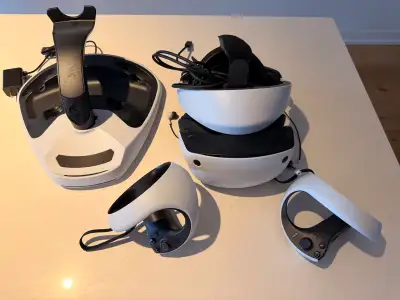 PSVR2 in great condition with Box and Charging Station, View more
