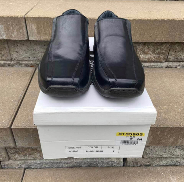 NEW IN BOX!!! Browns College black dress shoes (Size: 7 US) dans Chaussures pour hommes  à Laval/Rive Nord - Image 2