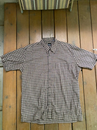 men's XLT (extra large tall) short sleeved shirt_$5 each