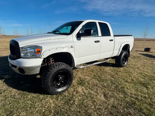 2008 Dodge Ram 2500 4x4 6.7 Cummins Diesel in Cars & Trucks in Medicine Hat - Image 2