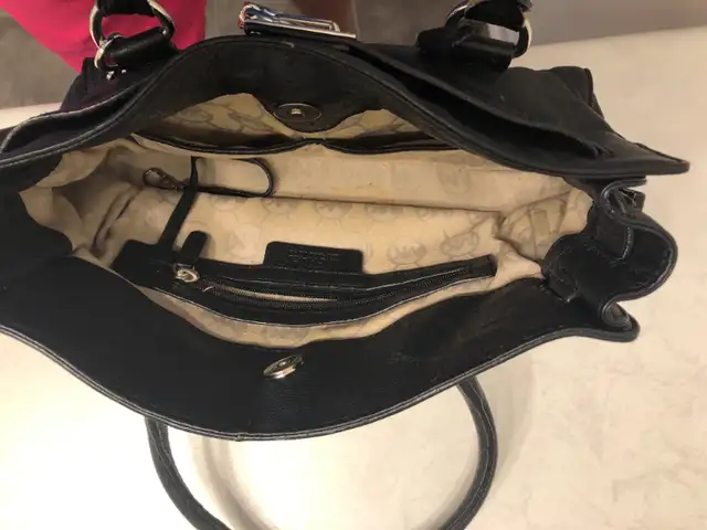 Michael Kors - Hamilton Bag in Women's - Bags & Wallets in Hamilton - Image 5