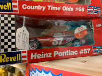 HEINZ PONTIAC 57 REVELL Die Cast Car 1/24 Booth 279