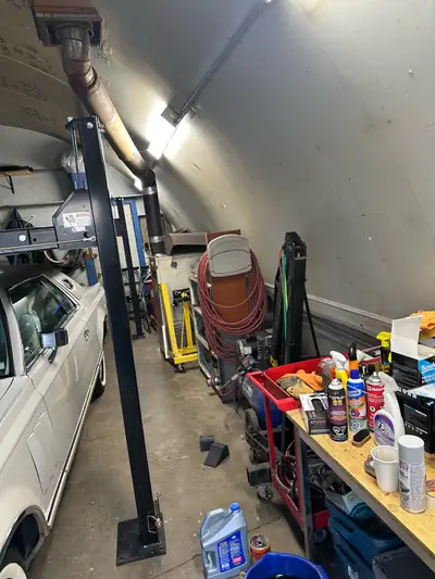 Looking to Share my shop and storage space located north of Bolton. Contact for more info.