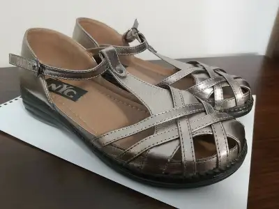 NYC Stacey Women's Enclosed Sandal Shoes - Size 9 - With Box, View more