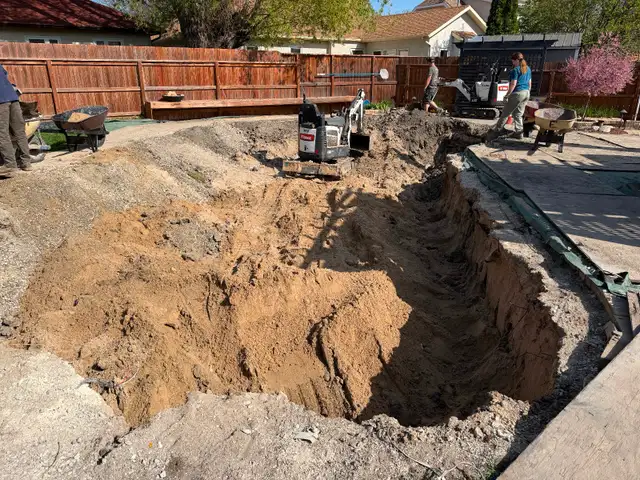 Landscape Supervisor in Construction & Trades in Winnipeg - Image 7