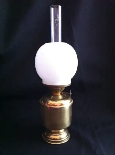 ANTIQUE KOSMOS OIL LAMP FROM 1920'S - 30'S FROM HOLLAND IT IS A HEAVY SOLID PIECE AND RARE PIECE TO...