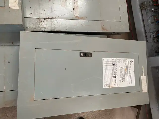 GE Series a panel board  in Electrical in Summerside - Image 4