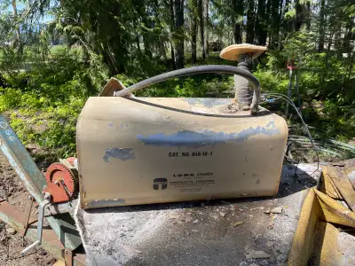 18 us gallon fuel cel for boat . Galvanized. Dented but doesn’t leak