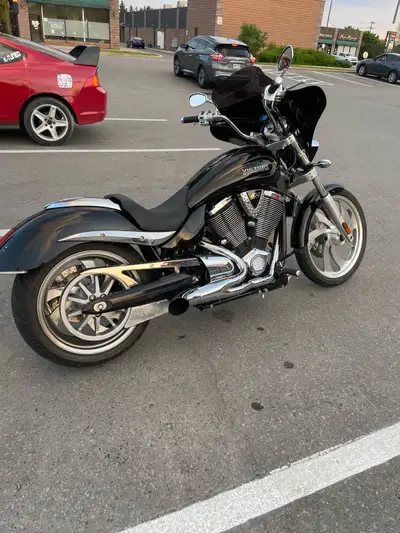 2007 victory vegas jackpot 22000 kms Trask exhaust Try your trade.- sport bikes, dirt bikes, etc.
