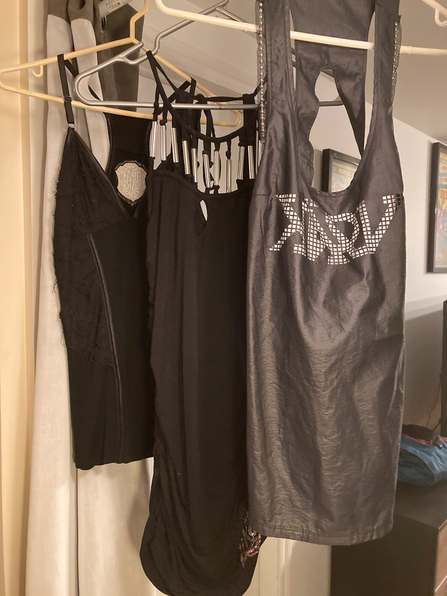 Grand choix de vêtements de marque Karv Rufen Guess Harley dans Femmes - Hauts et vêtements d'extérieur  à Victoriaville - Image 3