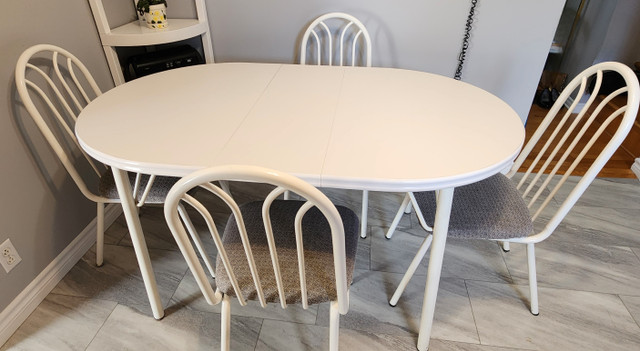 White Kitchen Table with leaf and 4 Chairs in Dining Tables & Sets in Corner Brook - Image 2