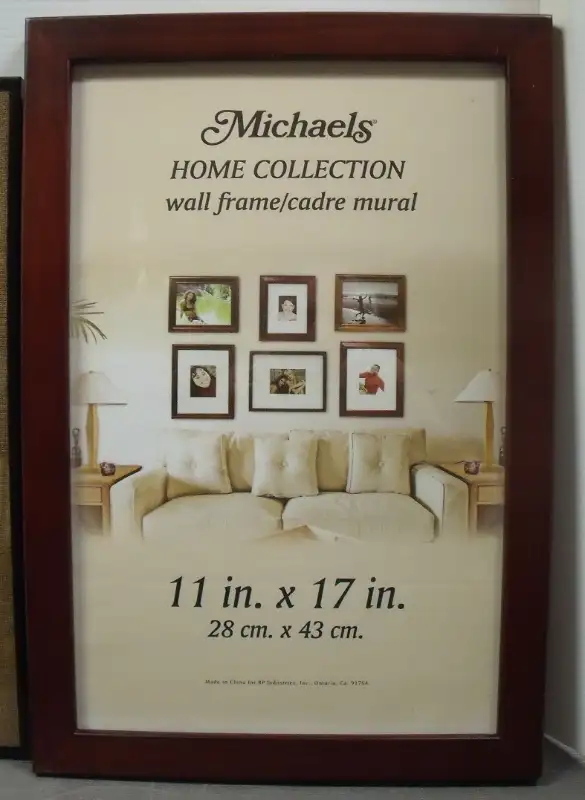 TWO 11" X 17" PICTURE FRAMES (ONE METAL AND ONE WOOD) in Home Décor & Accents in Lethbridge - Image 3