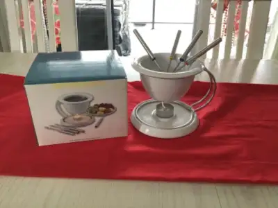 A VENDRE SERVICE À FONDUE CHOCOLAT, View more