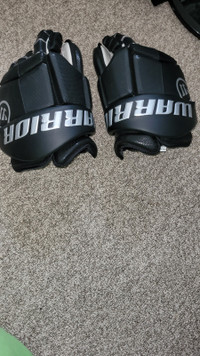 Lacrosse goalie glove