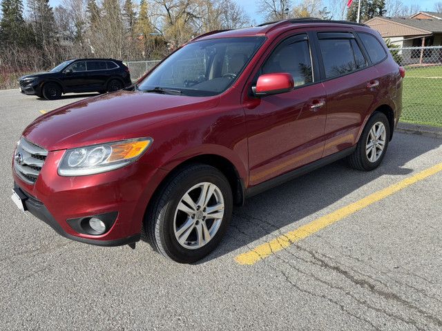 2012 Santa FeLimited 3.5L V6 AWD in Cars & Trucks in Markham / York Region