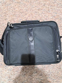 Kensington Contour Pro 17" Laptop Bag