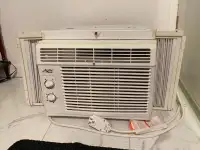Air conditioner - Air climatisé 