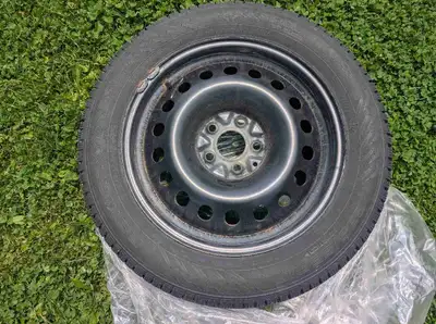 Selling a set of 4 Nokian winter tires Hakkapeliitta R5 size 225/55/R17, complete with steel rims. T...