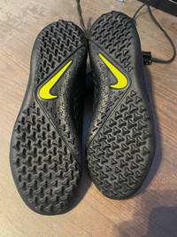 Nike Phantom VSN Soccer stuff shoes Brand New