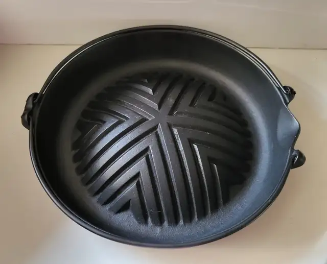 Iwachu Cast Iron Nanbu Tekki Yakiniku Mongolian BBQ Grill Pan in Kitchen & Dining Wares in Oshawa / Durham Region - Image 5