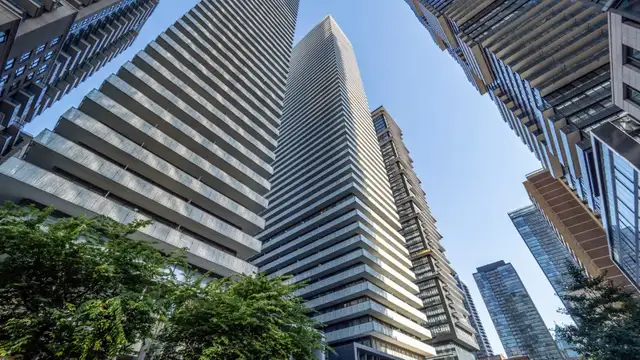 Yonge Bloor: Modern 1 Den(W Window & Door) Condo On Subways