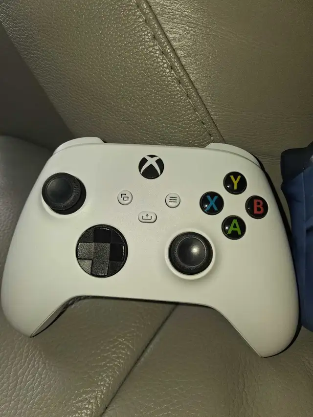 Xbox Series X/S wireless controllers - great condition 590991531694499842
