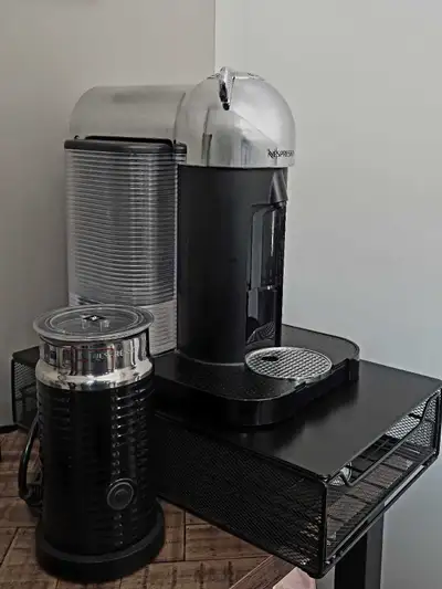 Selling a used but well maintained Nespresso Vertuo Chrome Round Head for $25. Note the pictured Aer...