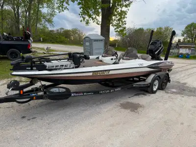 Engine: 2004 Mercury 200 Optimax (just rebuilded) Bow Electronics & Equipment Trolling Motor: 24v 80...