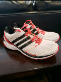 ADIDAS - women's / girls running shoes (EUC)