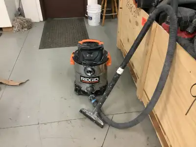 Construction shop vacuums, View more