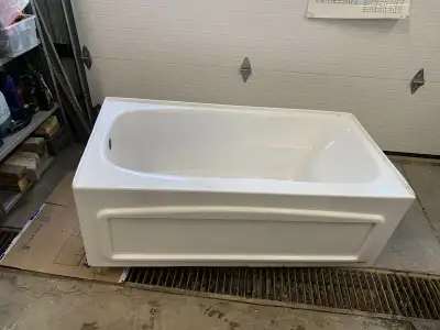 American Standard 60” x30” fibreglass tub, View more