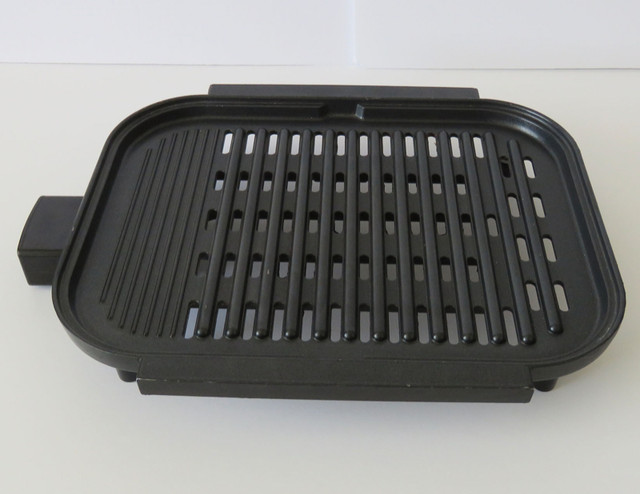 WEST BEND HEART SMART ELECTRIC INDOOR GRILL GREAT SHAPE in Toasters & Toaster Ovens in Oshawa / Durham Region - Image 4