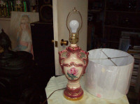 VINTAGE PORCELAIN LAMP