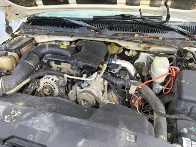 Excellent running Duramax for sale. 304km. No blow by. Its still in the truck so it can be heard run...