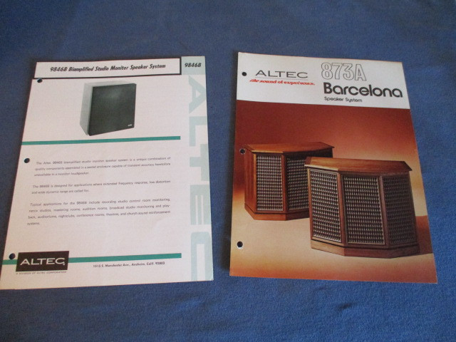2 ALTEC SPEAKER SYSTEMS BROCHURES-1970S-873A BARCELONA + 9846B dans Art et objets de collection  à Laval/Rive Nord