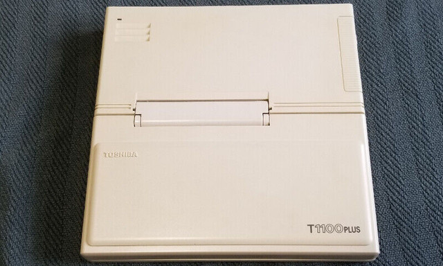 Vintage - Toshiba T1100 Plus - Worlds First Mass-Market Laptop in Laptops in Hamilton - Image 2