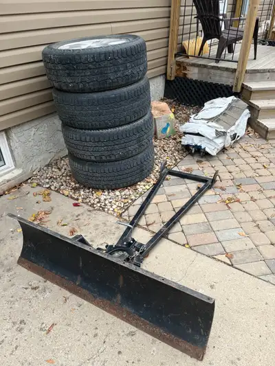 Hankook Dynapro AT2 all season tire on Ford 20" Rims 275/55R20 tire SOLD 4' Polaris blade $ 300 / of...