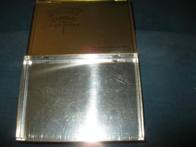 Fumeur - Boîte Sweet Caporal (Vintage) dans Art et objets de collection  à Ville de Québec - Image 2