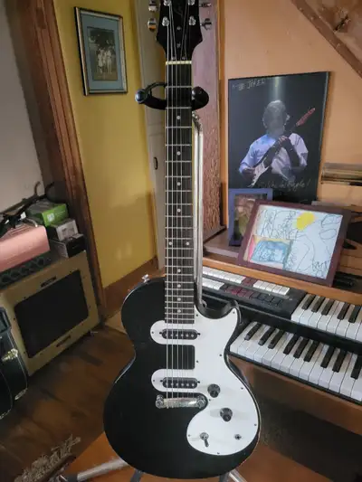Epiphone Melody Maker (Les Paul SL), View more