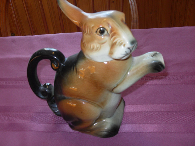 Vintage Bunny Coffee Pot (No chips or cracks) in Kitchen & Dining Wares in Bridgewater