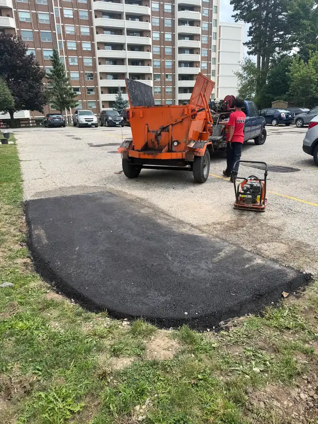 Hot Asphalt, Hot Asphalt Patches, Cut And Patch, Potholes in Snow Removal & Property Maintenance in City of Toronto - Image 7